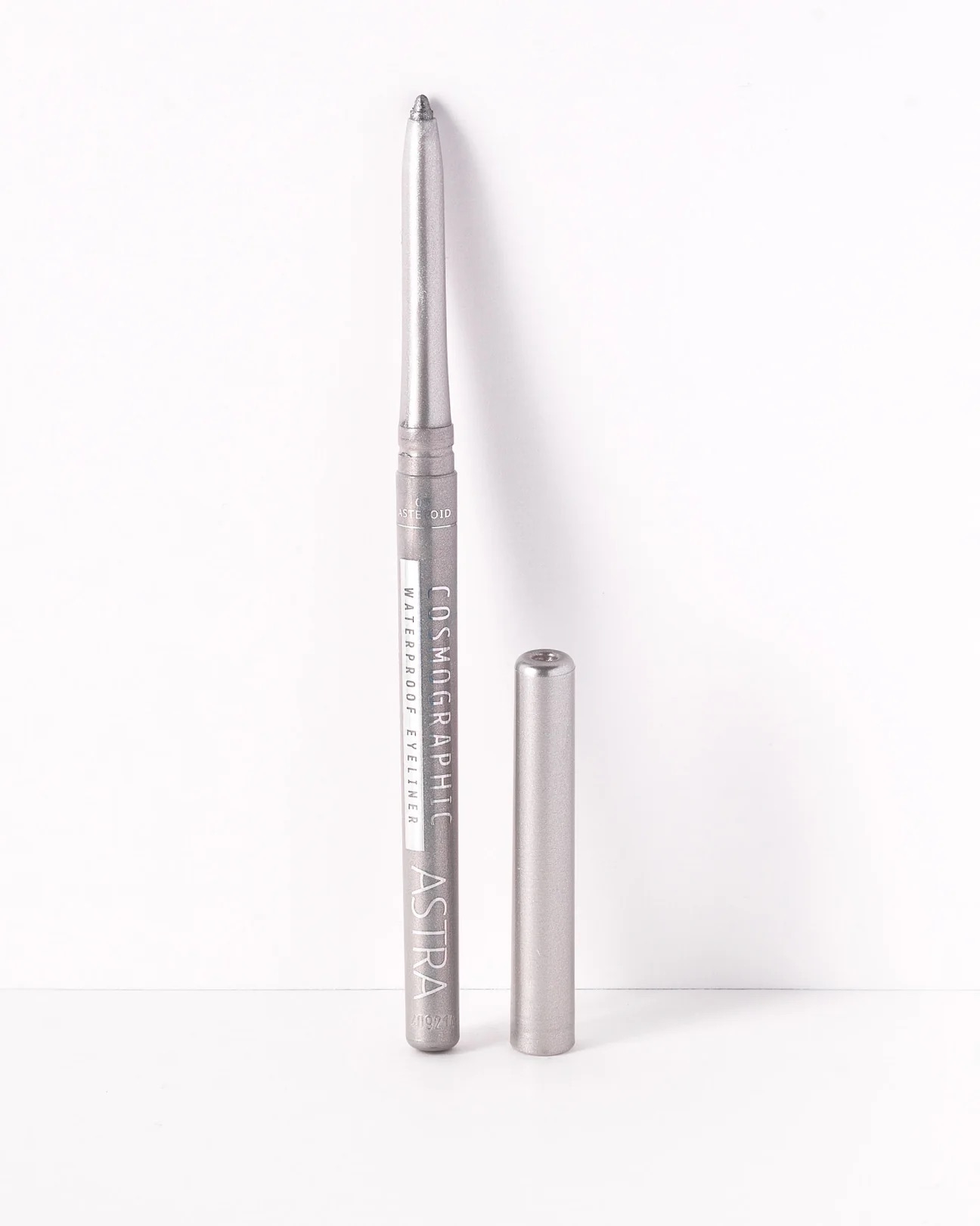 0000883.jpg COSMOGRAPHIC WATERPROOF EYELINER - Image 1