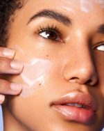 LIGHT MOISTURIZING LOTION - Image 2